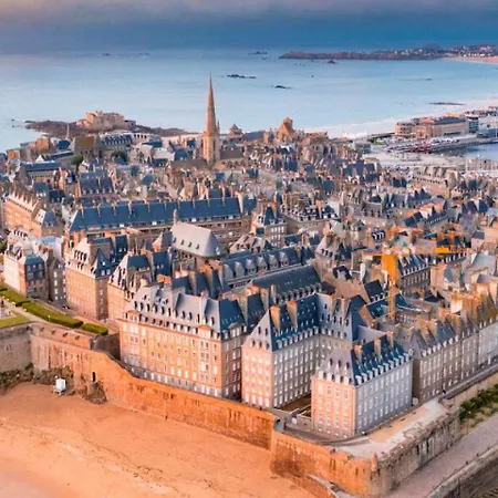 Appartement A 100m A Pied De La Et De La Digue Du Sillon